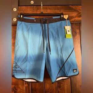 Quiksilver highline Blue Gradient Board Shorts High-Performance Swimwear